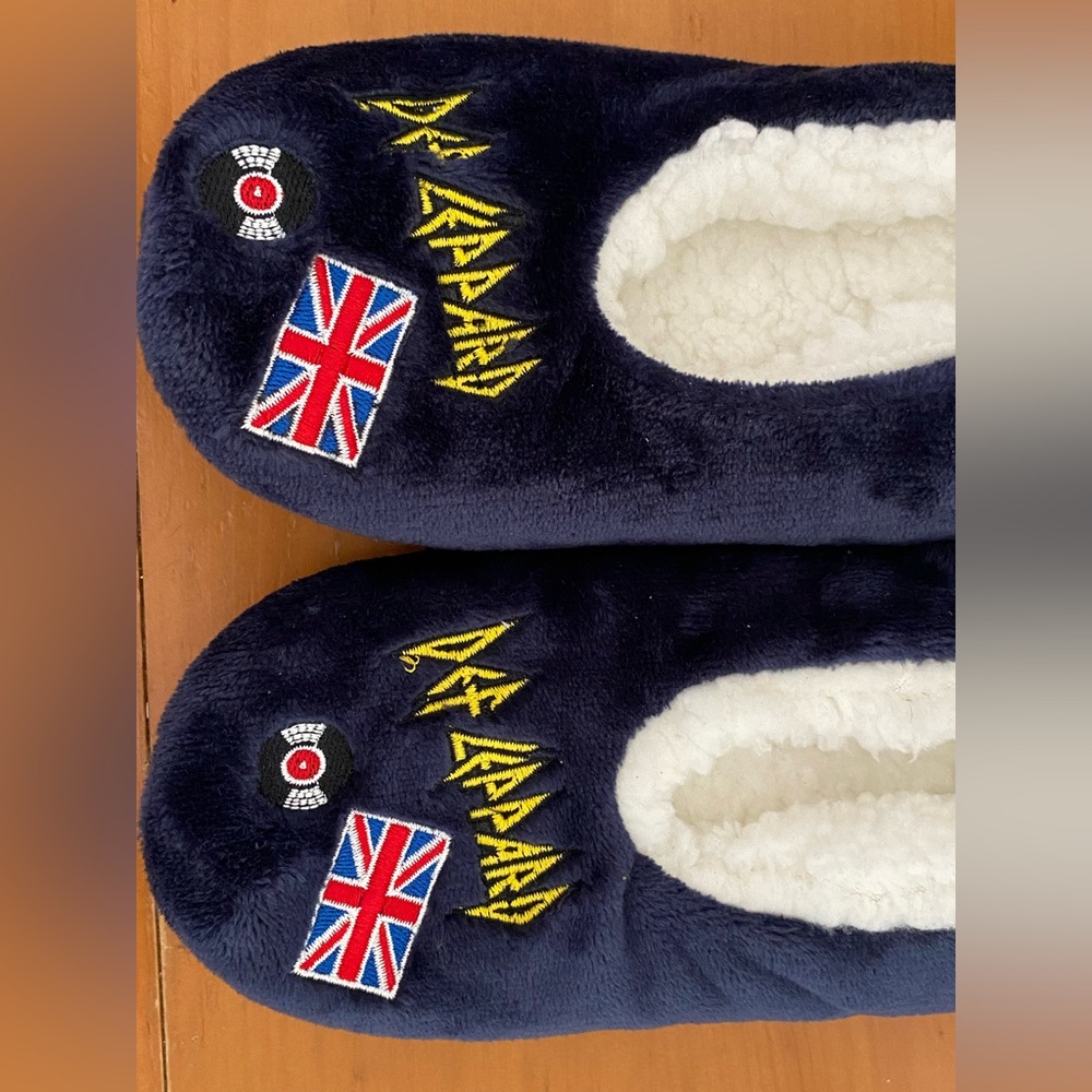 2018 Def Leppard Bludgeon Riffoia Limited House Slippers - Picture 3 of 5